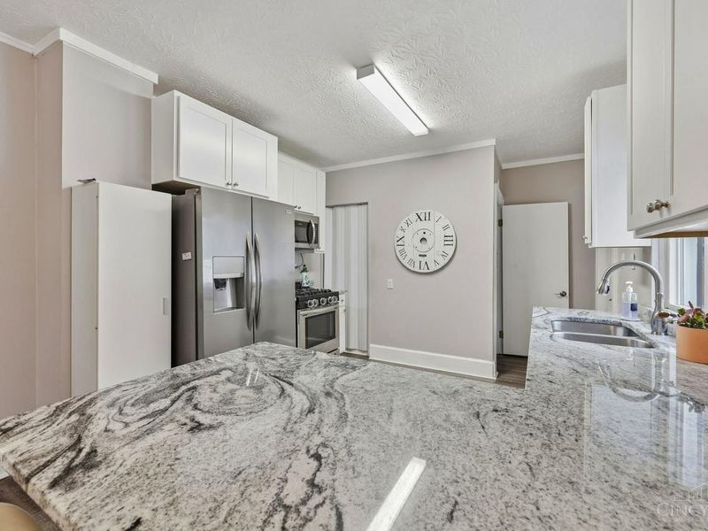 2805 Lawndale Avenue, Cincinnati, OH 45212 Photo 8