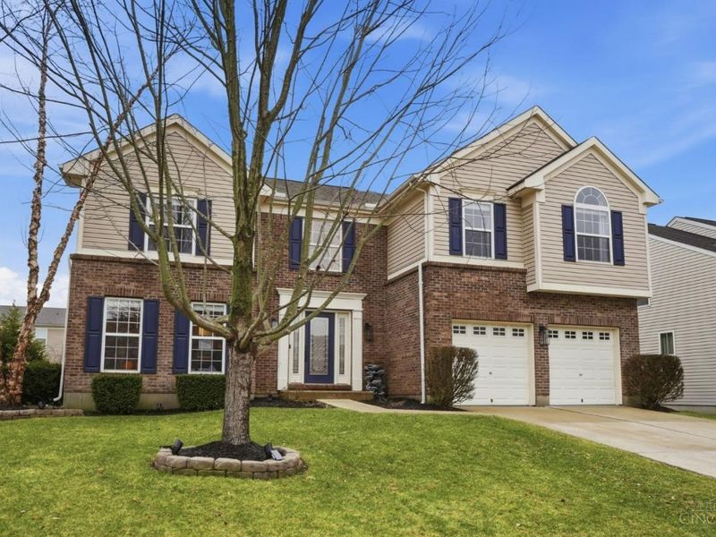 1327 Chelsea Court, Hamilton Twp, OH 45152 Photo 2