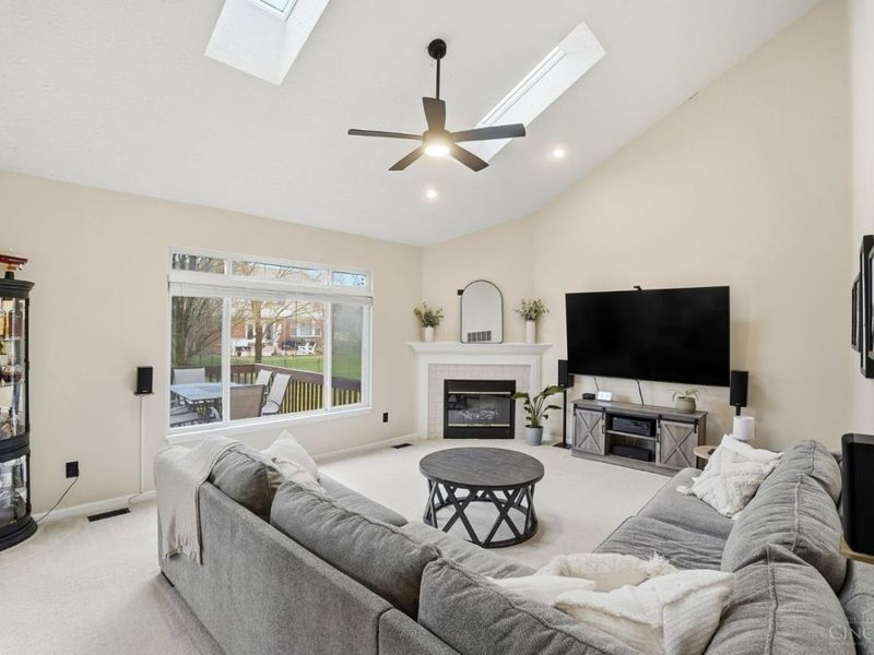 1327 Chelsea Court, Hamilton Twp, OH 45152 Photo 6