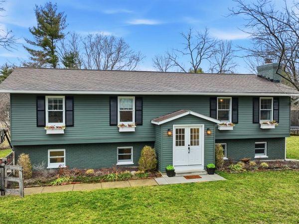 2 Kris Circle, Terrace Park, OH 45174