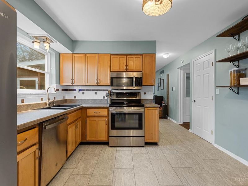 1662 Hilltree Drive, Anderson Twp, OH 45255 Photo 12