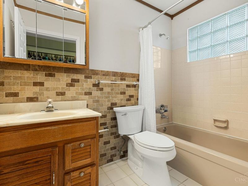 1662 Hilltree Drive, Anderson Twp, OH 45255 Photo 24