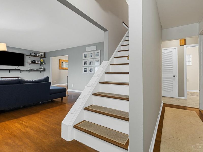 1662 Hilltree Drive, Anderson Twp, OH 45255 Photo 4