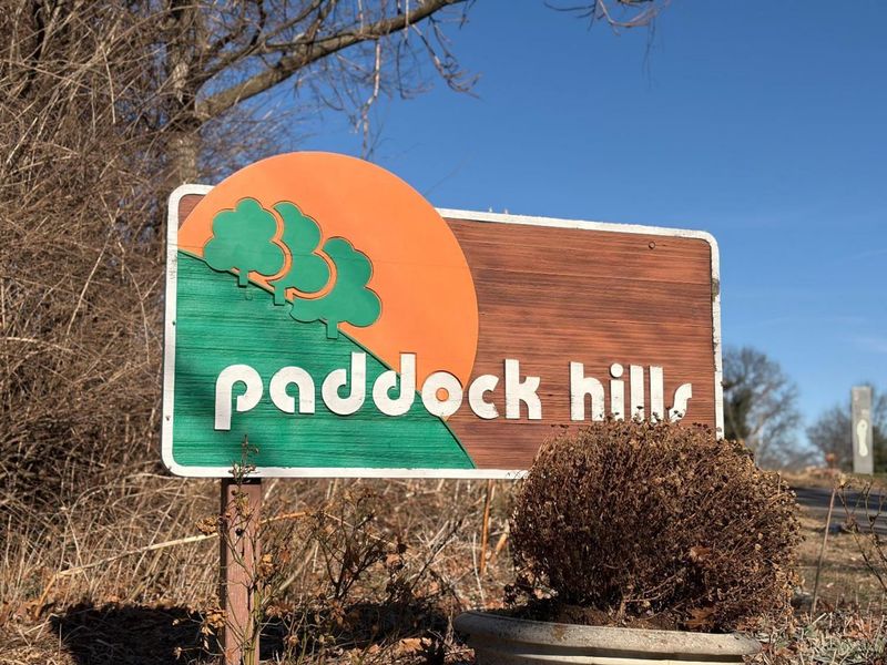 1284 Paddock Hills Avenue, Cincinnati, OH 45229 Photo 2