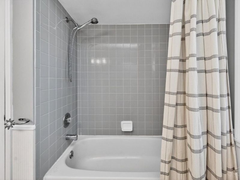 1068 Beacon Way Court, Hamilton Twp, OH 45039 Photo 36