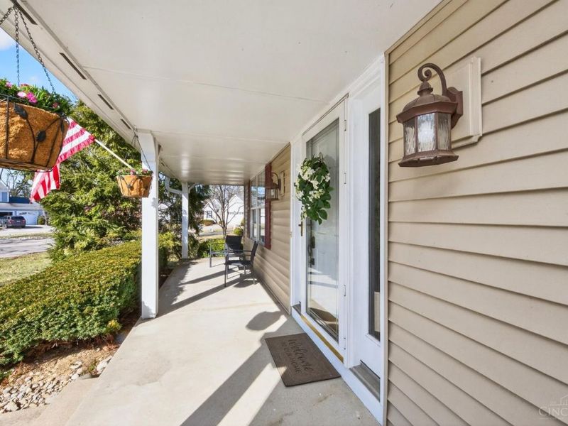 1068 Beacon Way Court, Hamilton Twp, OH 45039 Photo 4