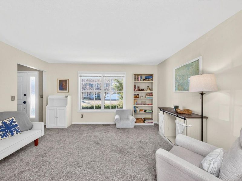 1068 Beacon Way Court, Hamilton Twp, OH 45039 Photo 9