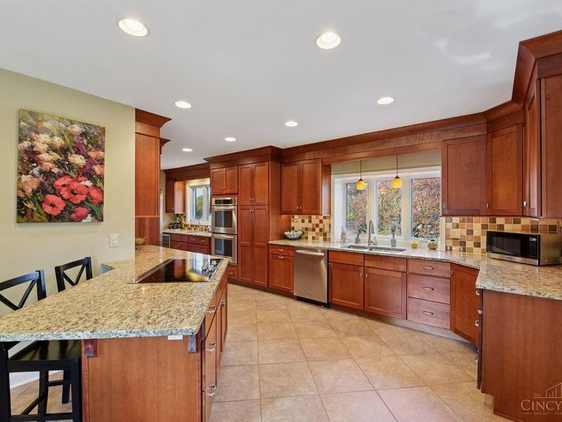 852 Finney Trail, Springfield Twp., OH 45224 Photo 10