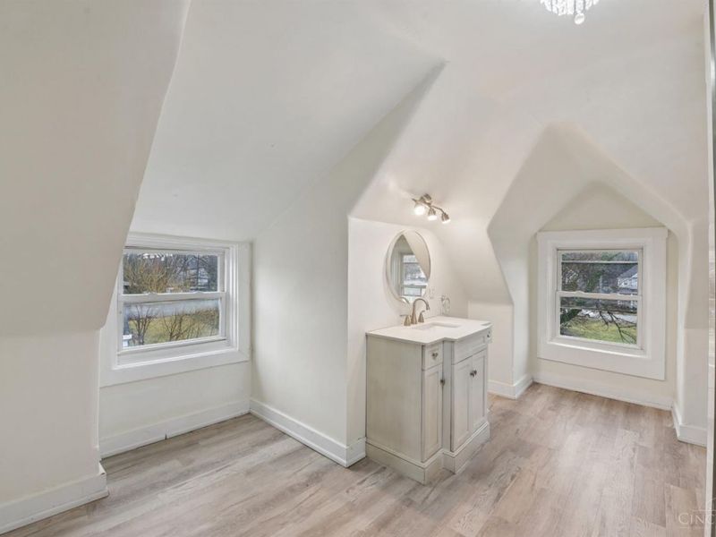 1723 Kinney Avenue, Cincinnati, OH 45207 Photo 32