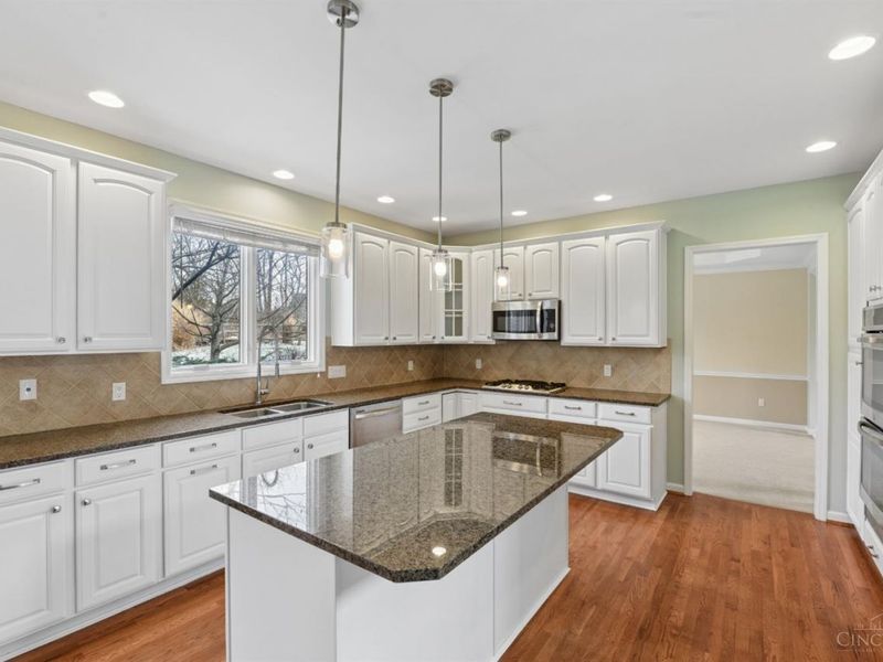 2256 Endovalley Drive, Anderson Twp, OH 45244 Photo 17