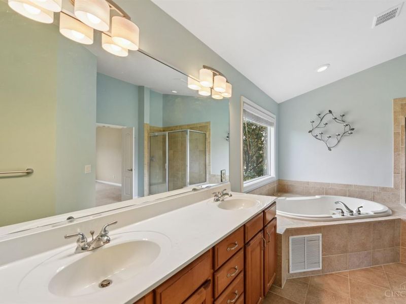 2256 Endovalley Drive, Anderson Twp, OH 45244 Photo 30