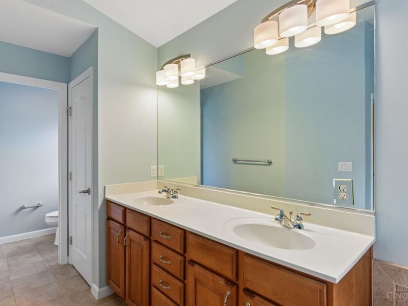 2256 Endovalley Drive, Anderson Twp, OH 45244 Photo 32