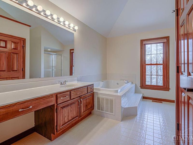 7350 Tepperwood Drive, West Chester, OH 45069 Photo 28