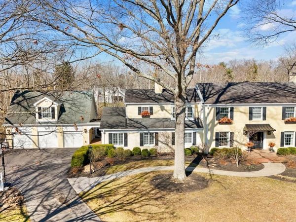 8340 Arapaho Lane, Indian Hill, OH 45243