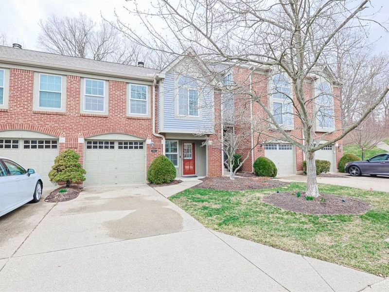 5024 Lord Alfred Court, Sharonville, OH 45241 Photo 2