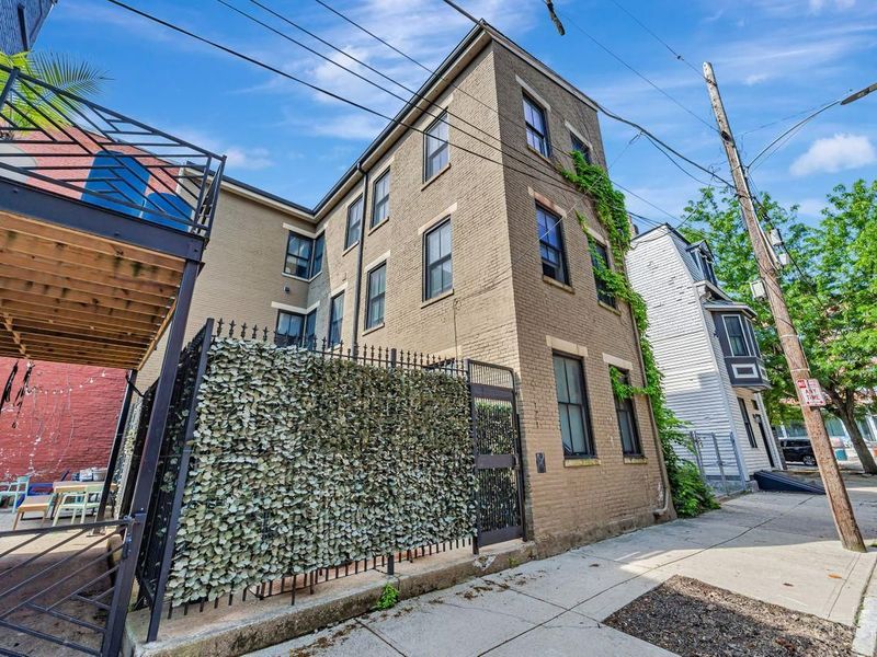 121 Green Street, Cincinnati, OH 45202 Photo 2