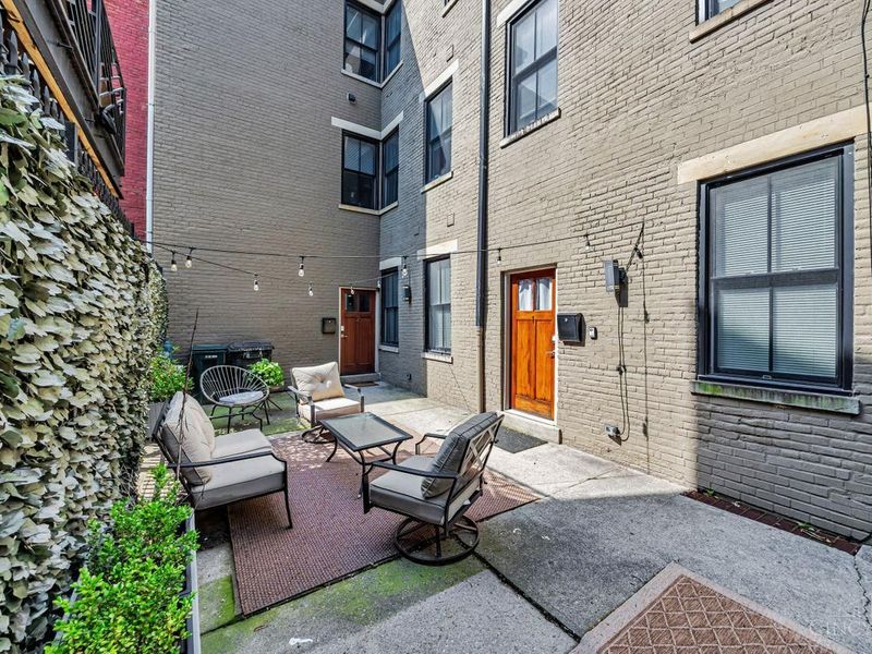 121 Green Street, Cincinnati, OH 45202 Photo 41