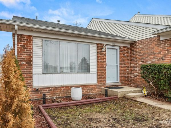 401 Salem Square , Bolingbrook, IL 60440