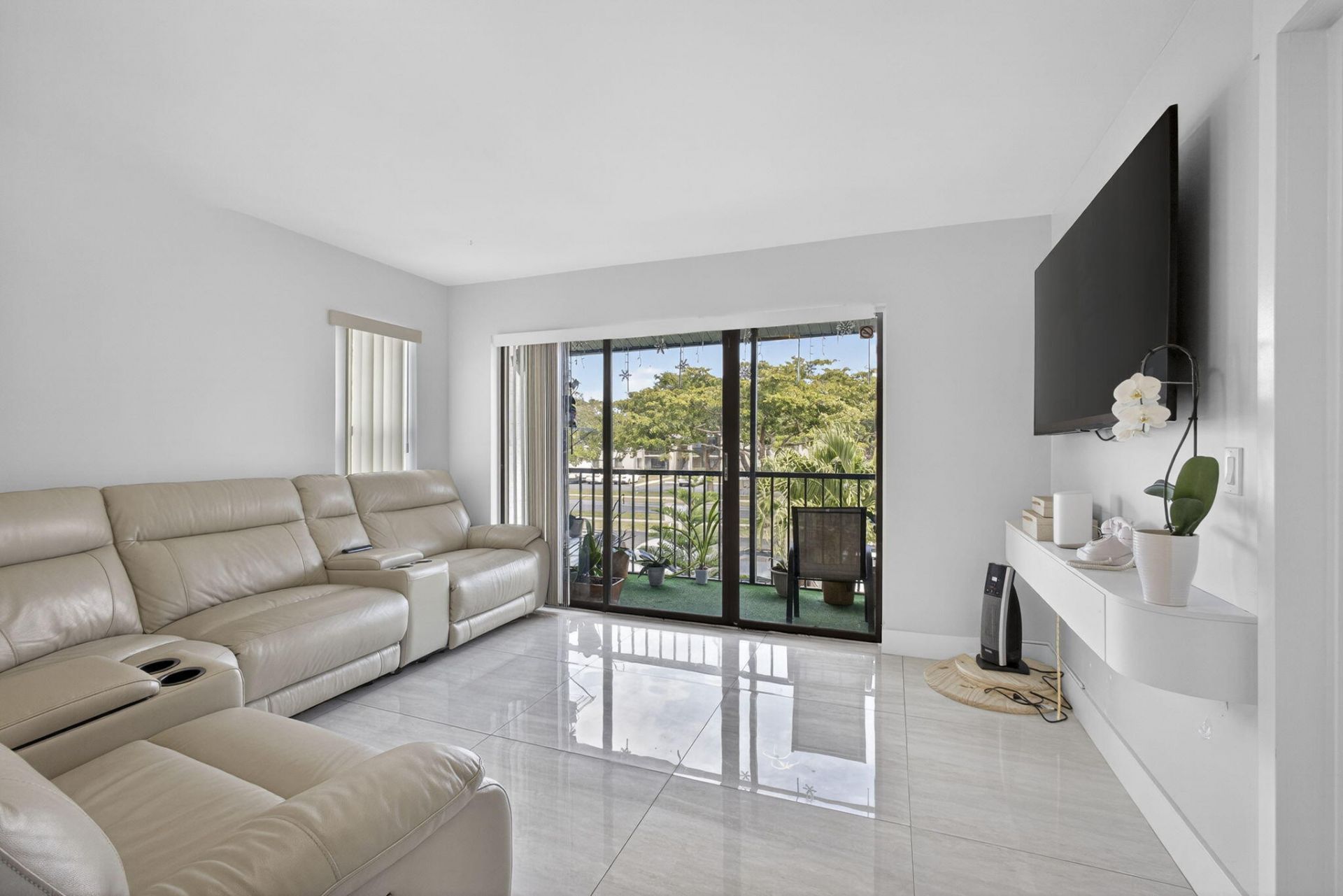 1115 Green Pine Boulevard, Unit D2, West Palm Beach, FL 33409 Photo