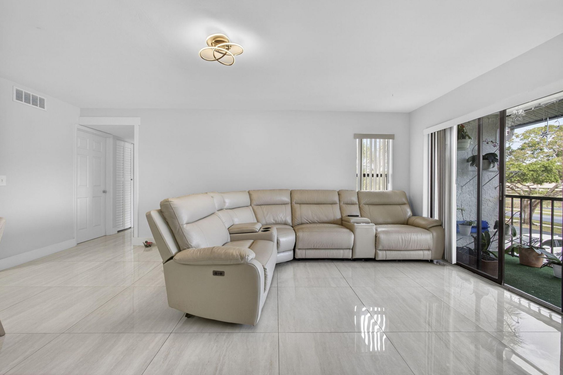 1115 Green Pine Boulevard, Unit D2, West Palm Beach, FL 33409 Photo