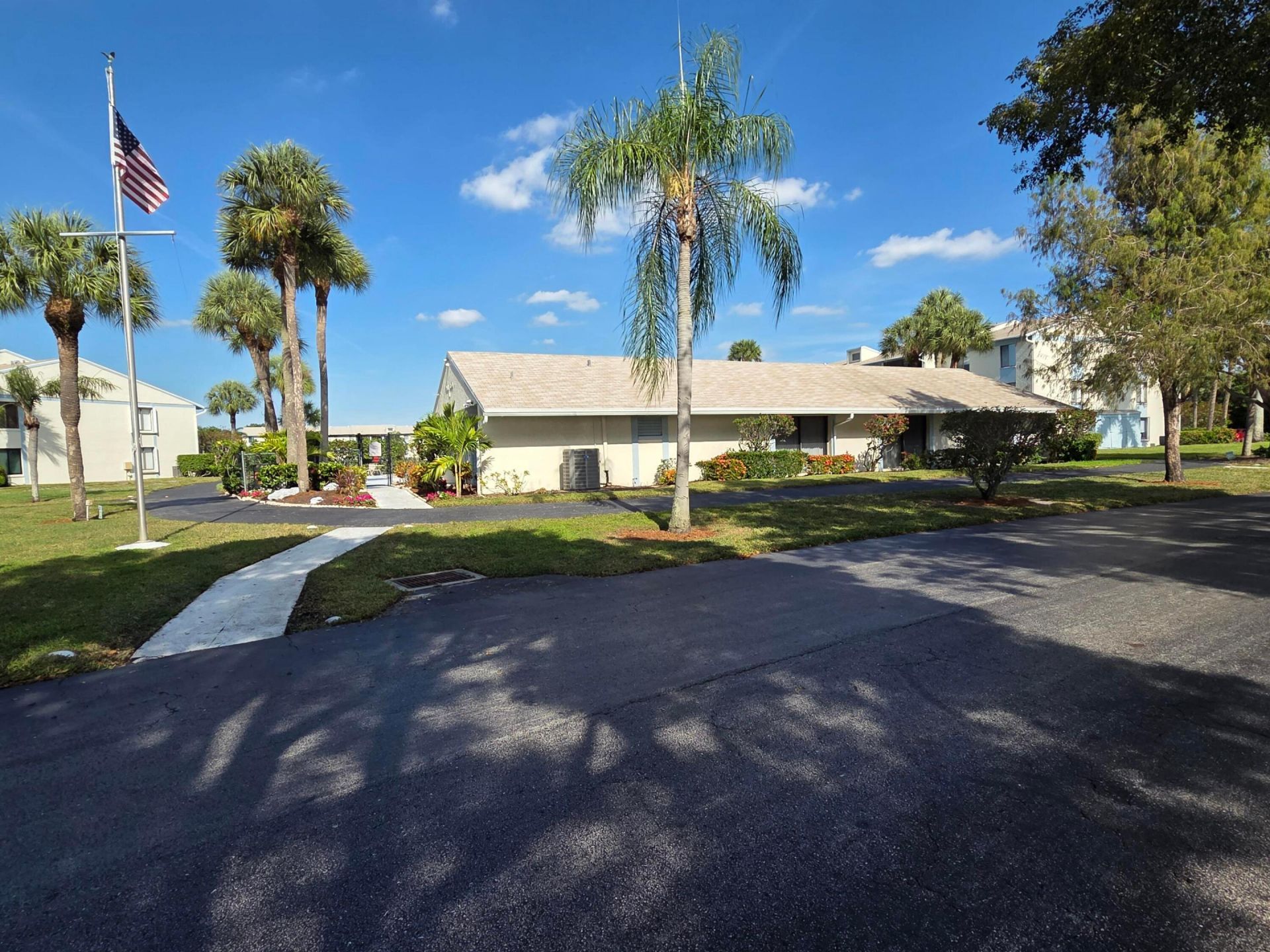 1115 Green Pine Boulevard, Unit D2, West Palm Beach, FL 33409 Photo