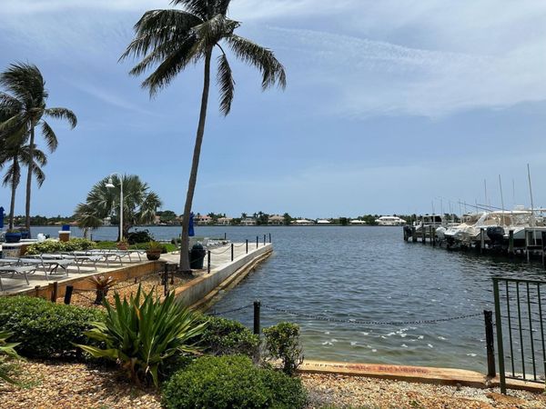 160 Yacht Club Way, Unit 212, Hypoluxo, FL 33462