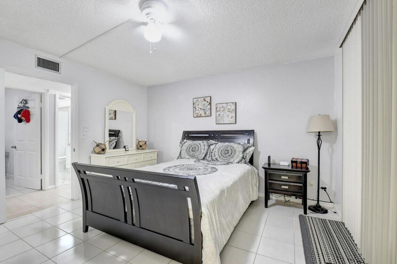 5220 Las Verdes Circle Circle, Unit 223, Delray Beach, FL 33484 Photo