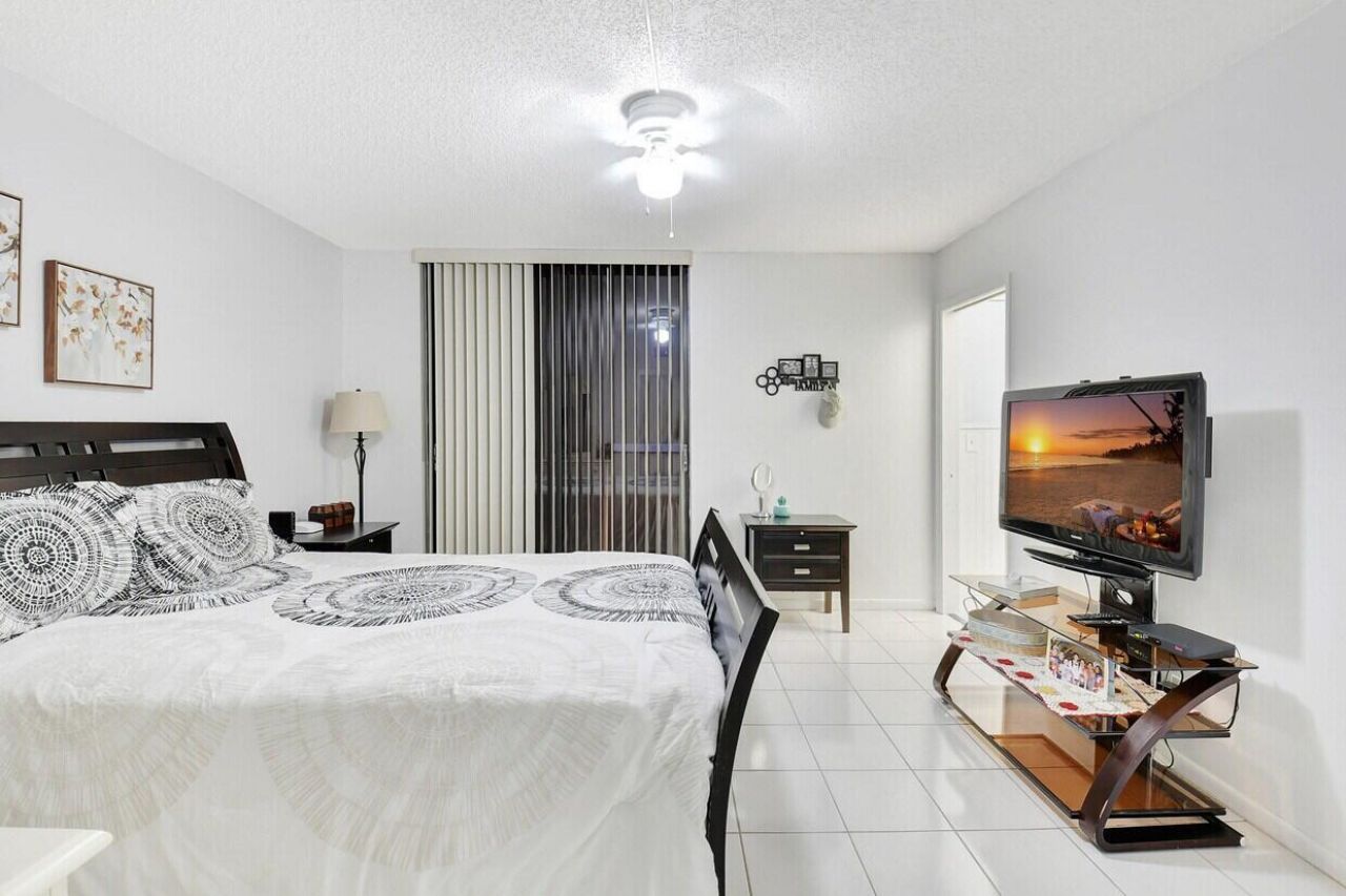 5220 Las Verdes Circle Circle, Unit 223, Delray Beach, FL 33484 Photo