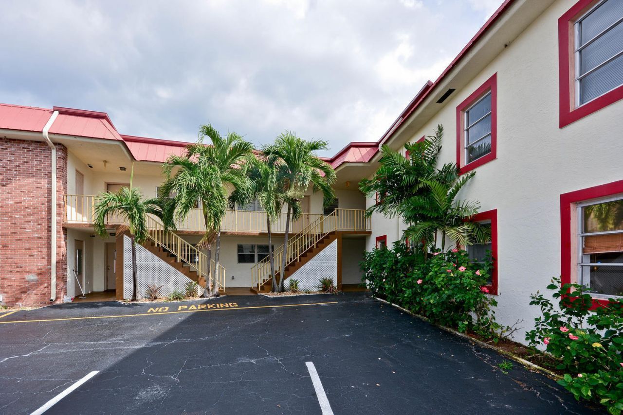 308 Southwind Court, Unit 8, North Palm Beach, FL 33408 Photo