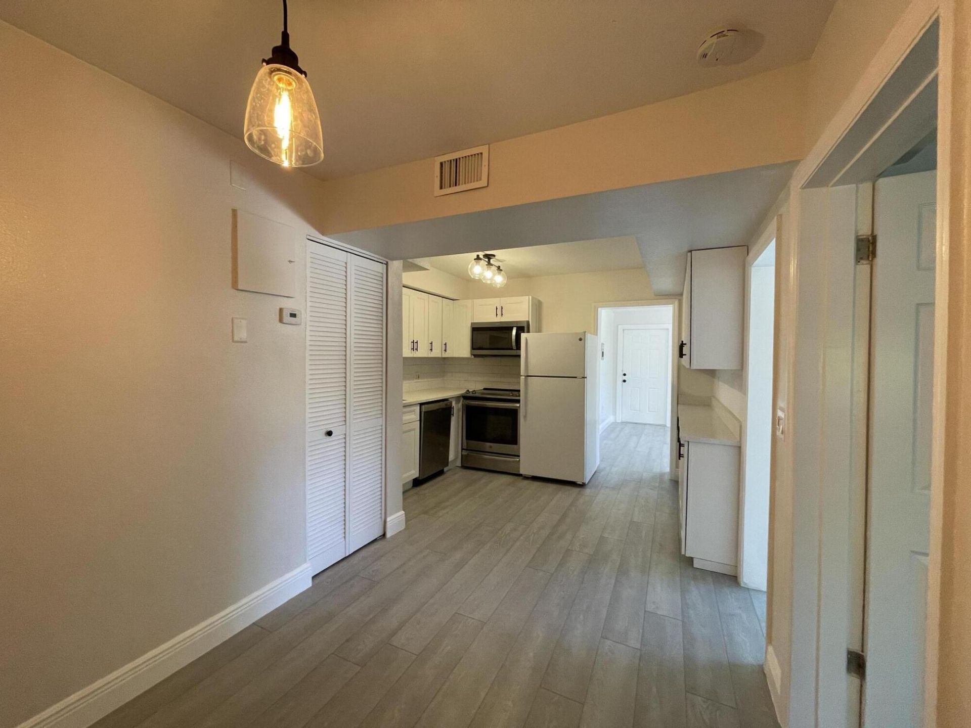 701 SE 4th Street, Unit Apt West, Boynton Beach, FL 33435 Photo