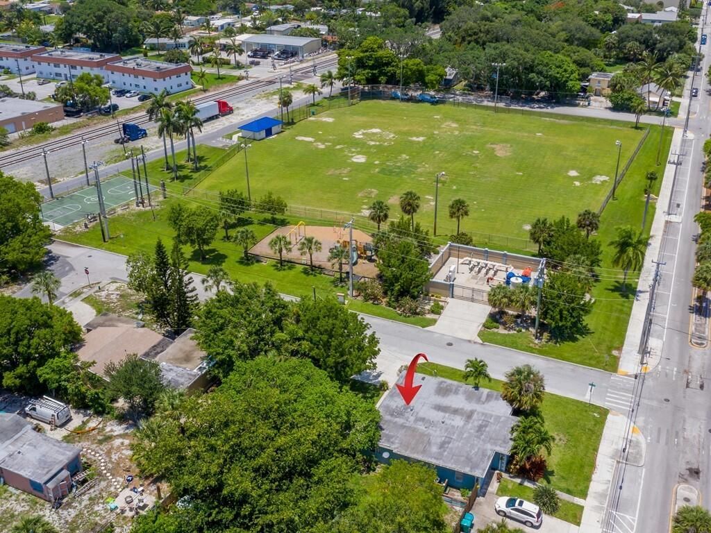 701 SE 4th Street, Unit Apt West, Boynton Beach, FL 33435 Photo