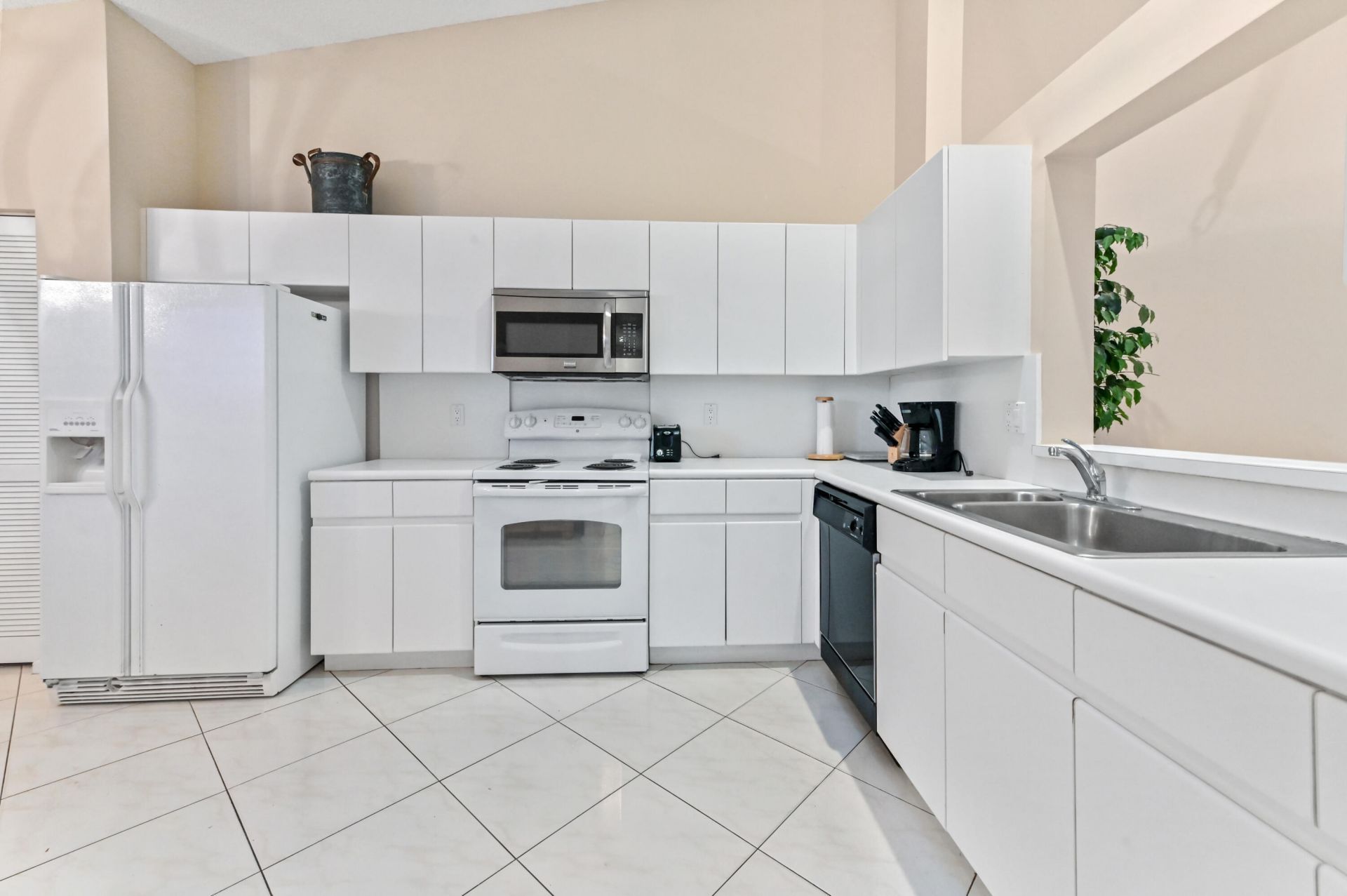 7192 Summer Tree Drive, Boynton Beach, FL 33437 Photo