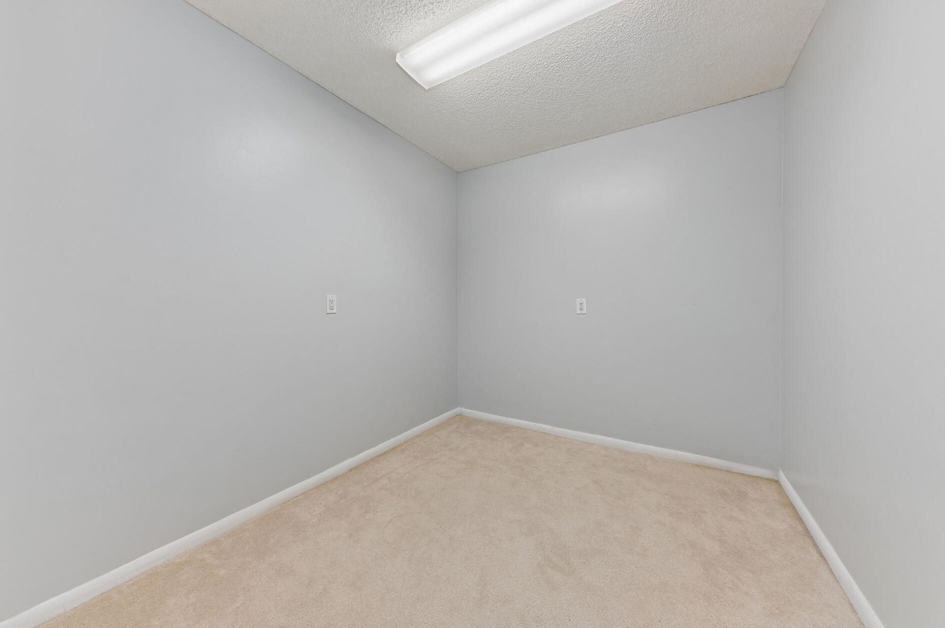 3507 Village Boulevard, Unit 402, West Palm Beach, FL 33409 Photo