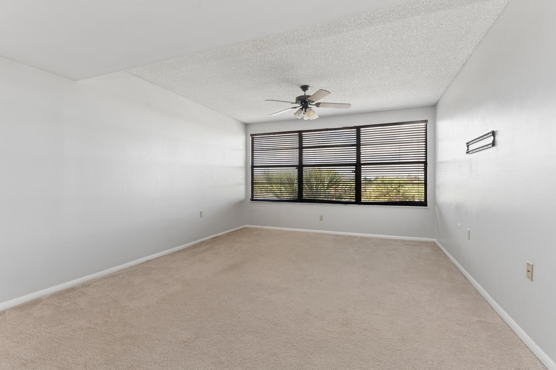 3507 Village Boulevard, Unit 402, West Palm Beach, FL 33409 Photo