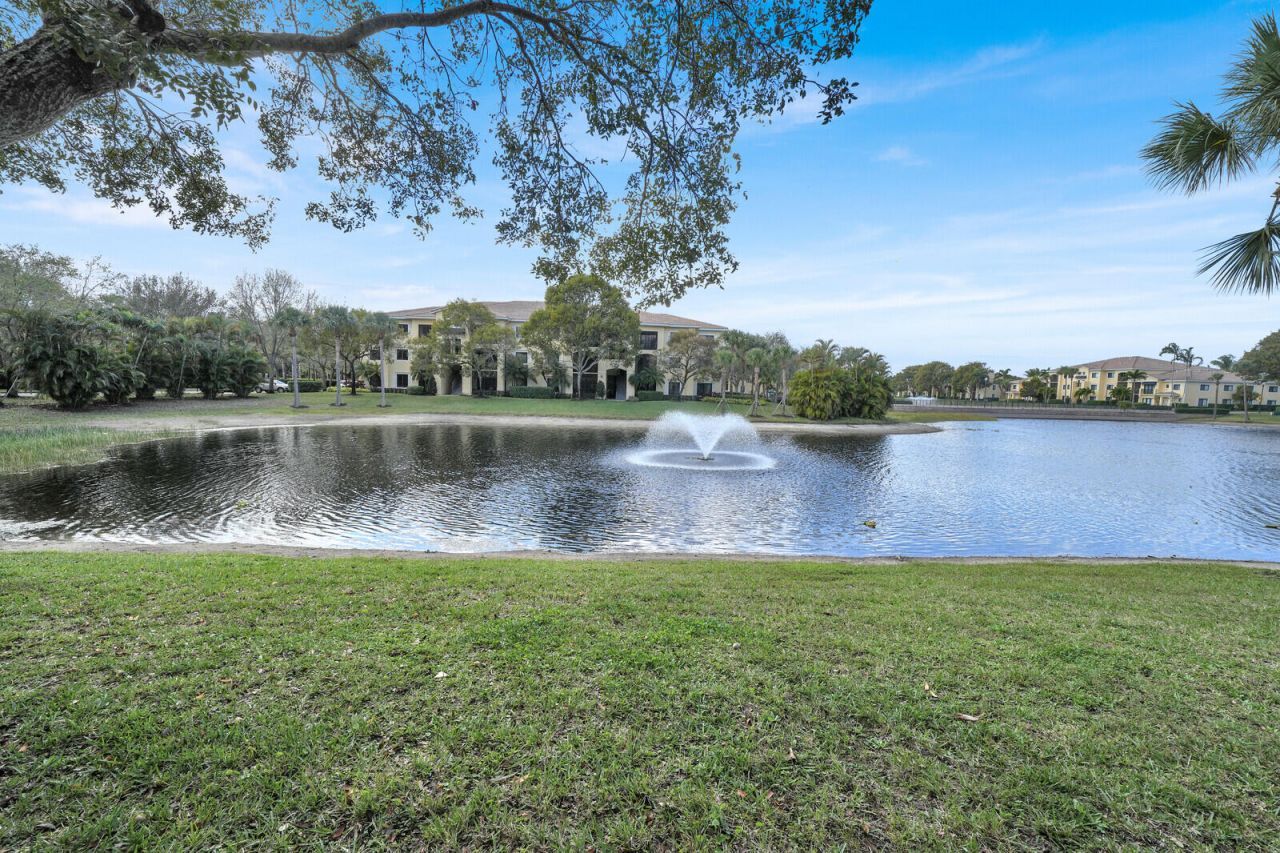 2728 Anzio Court, Unit 108, Palm Beach Gardens, FL 33410 Photo