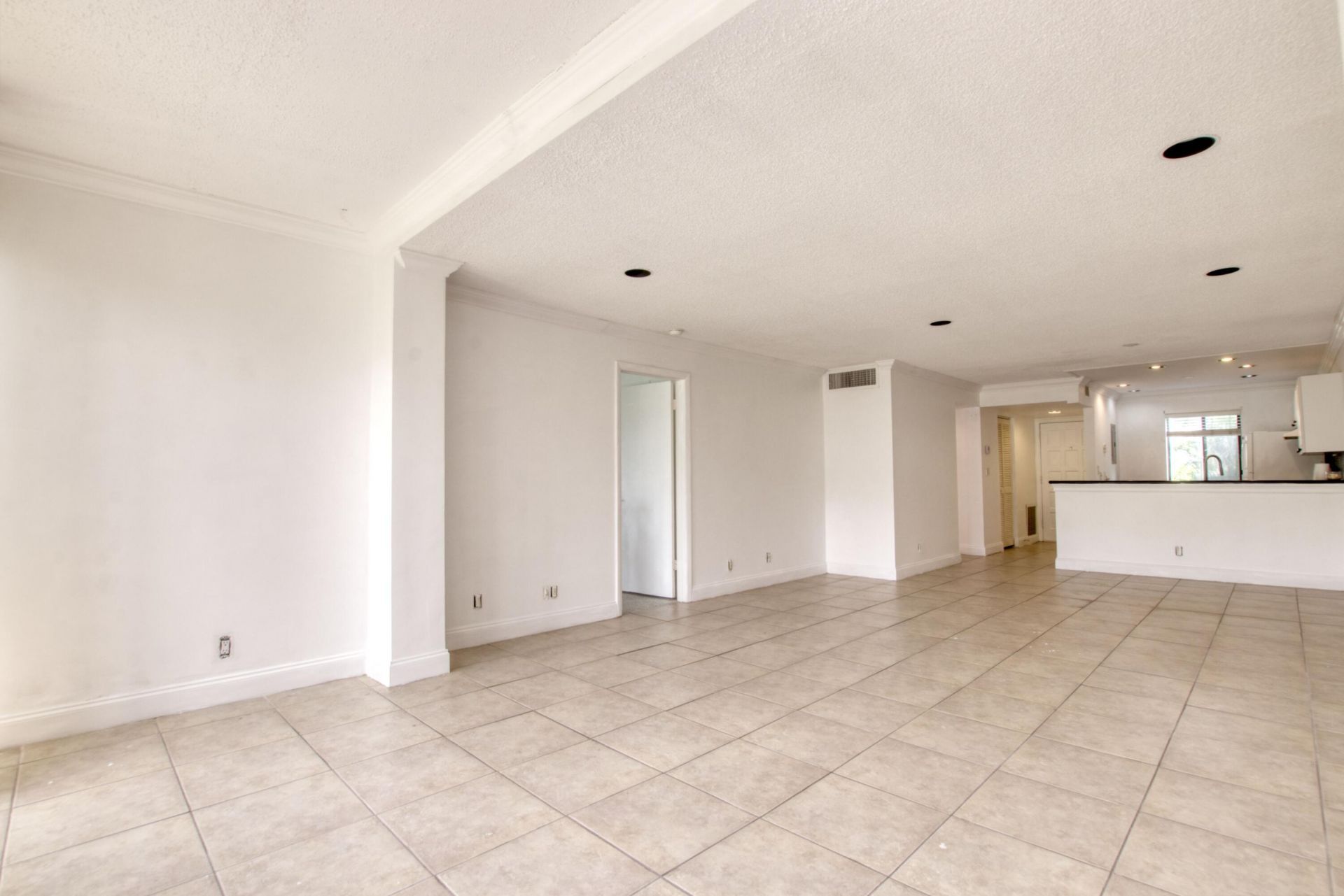 4489 Luxemburg Court, Unit 101, Lake Worth, FL 33467 Photo