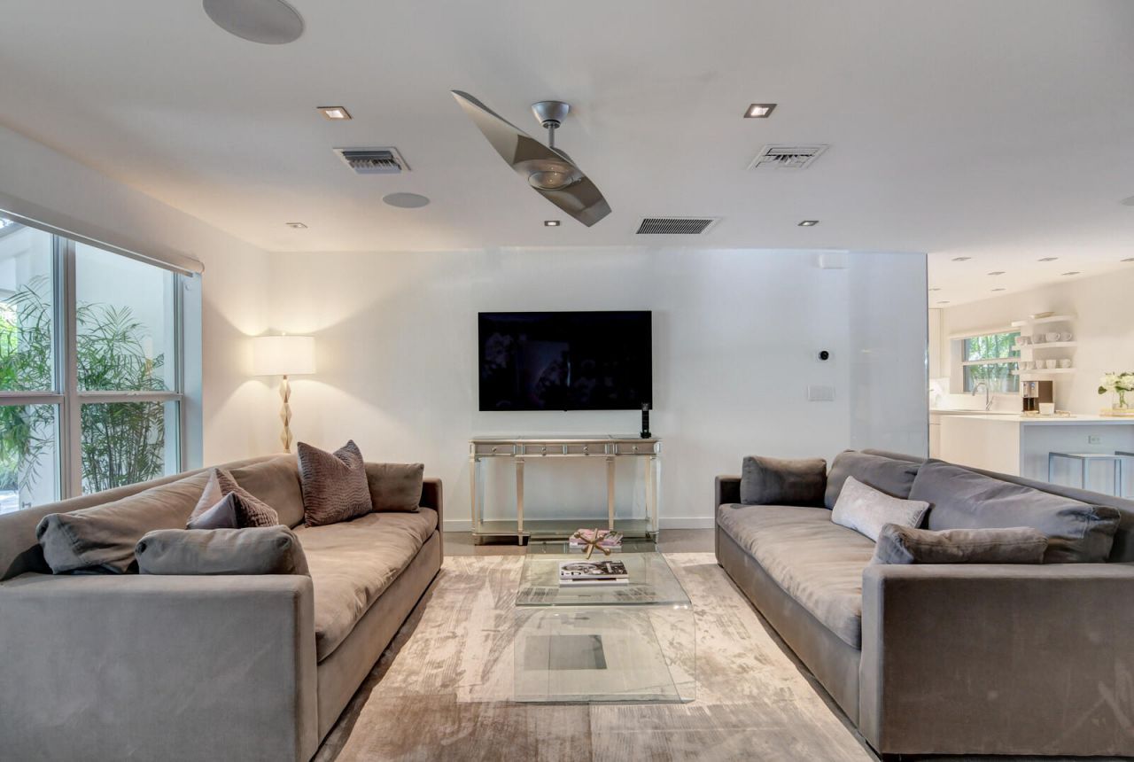 717 NE 1st Court, Delray Beach, FL 33483 Photo