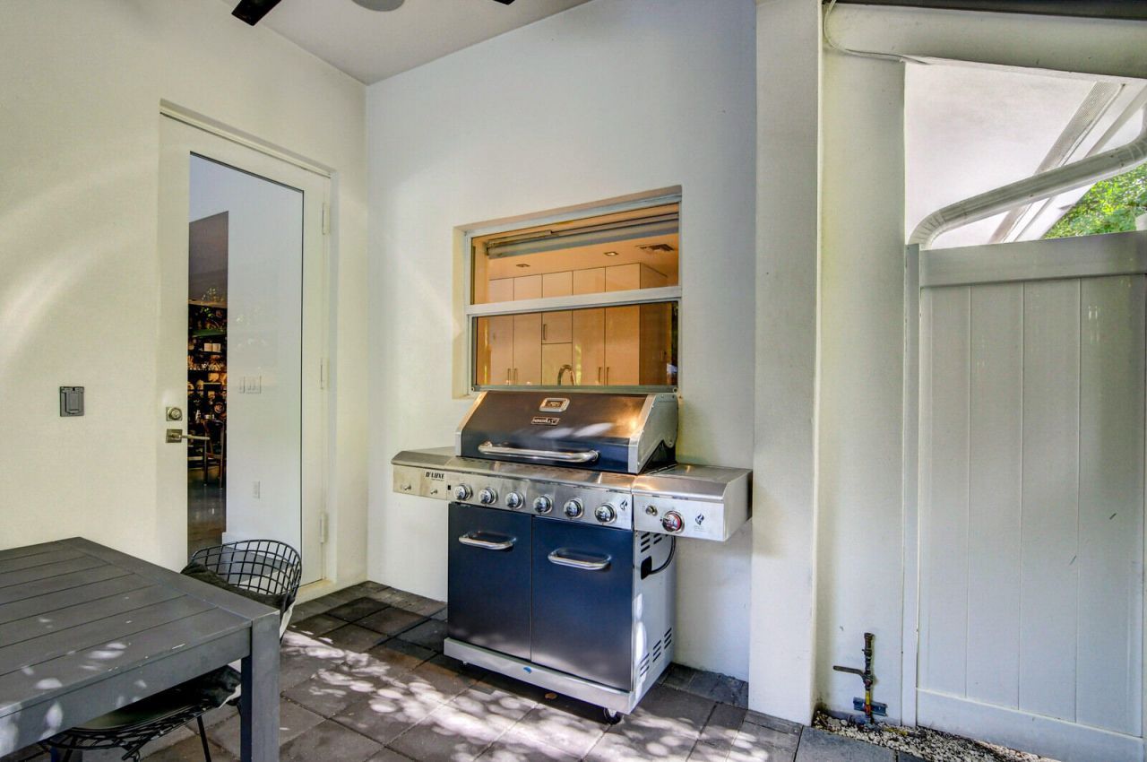 717 NE 1st Court, Delray Beach, FL 33483 Photo