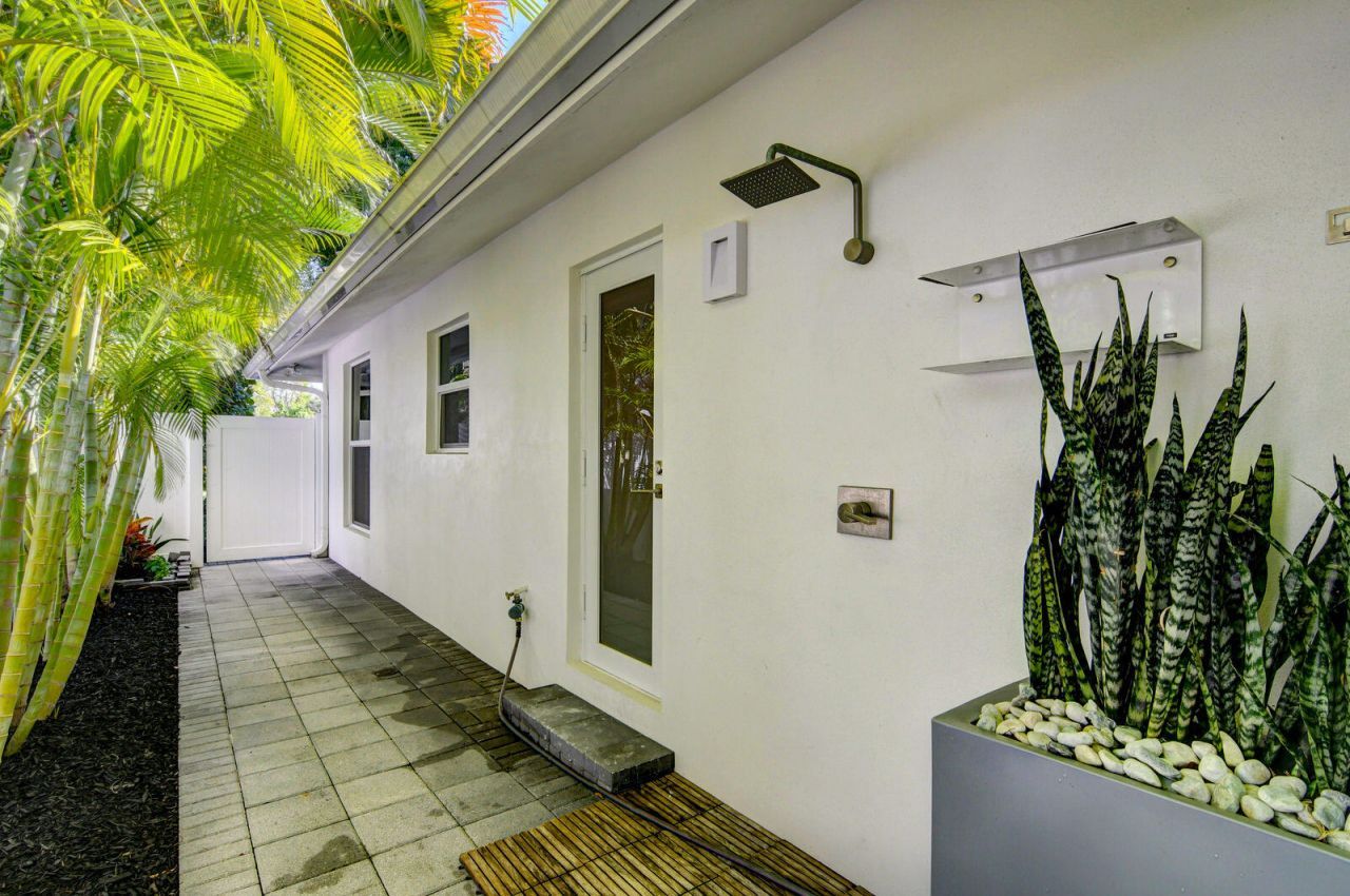 717 NE 1st Court, Delray Beach, FL 33483 Photo