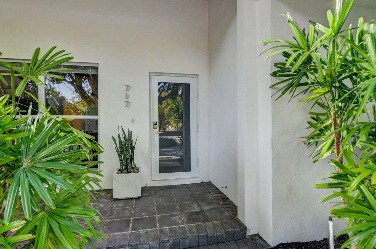 717 NE 1st Court, Delray Beach, FL 33483 Photo