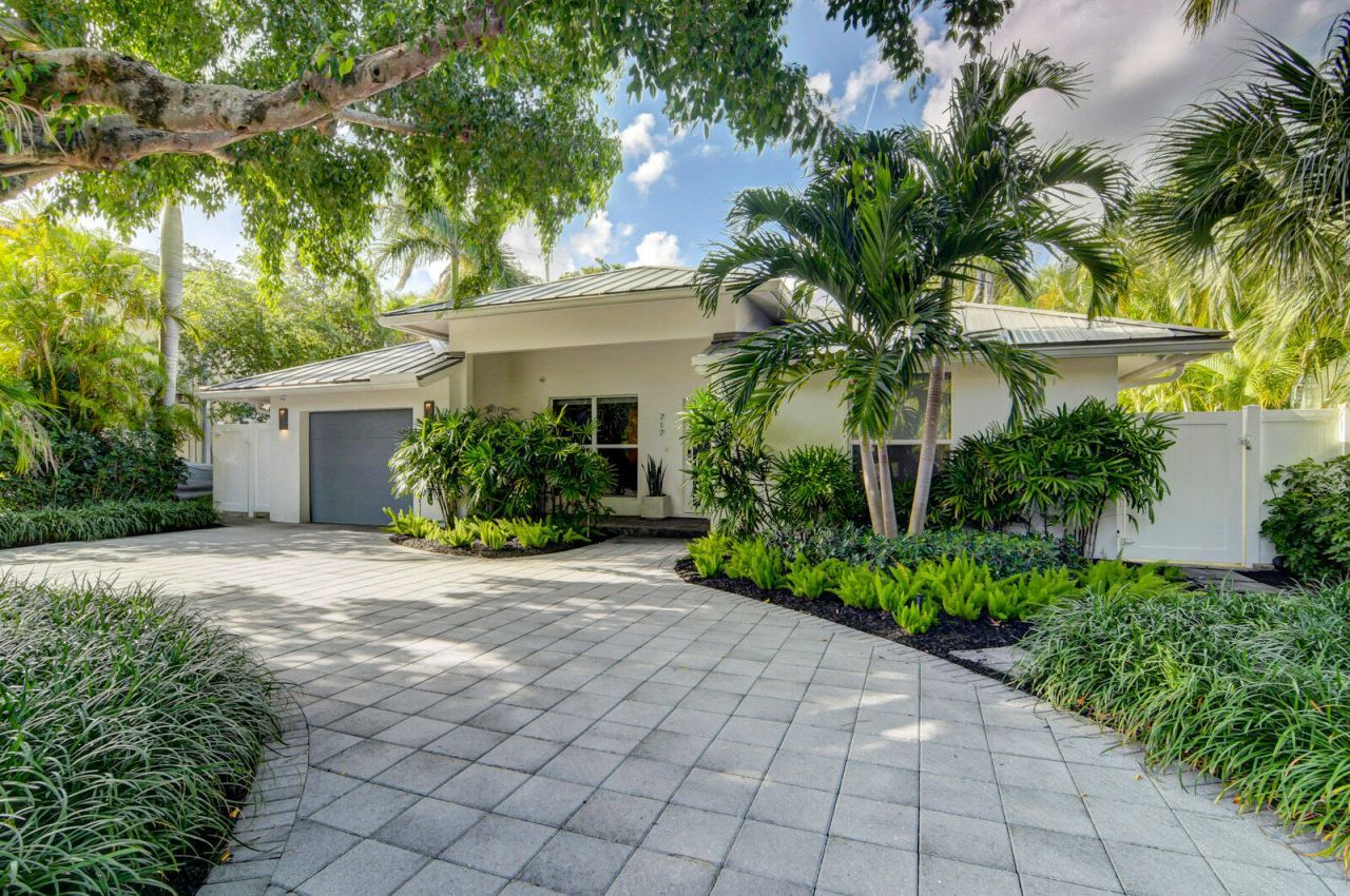 717 NE 1st Court, Delray Beach, FL 33483 Photo