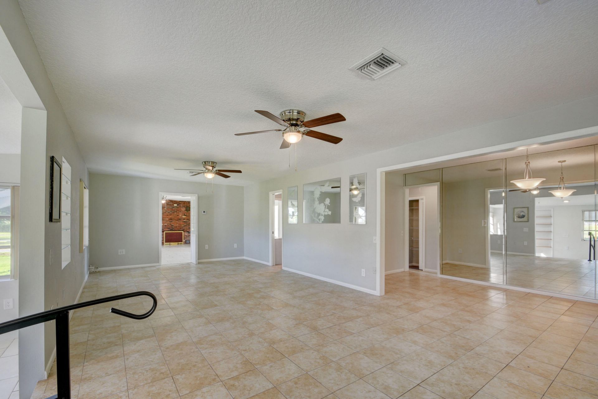 6698 Belvedere Road, West Palm Beach, FL 33413 Photo