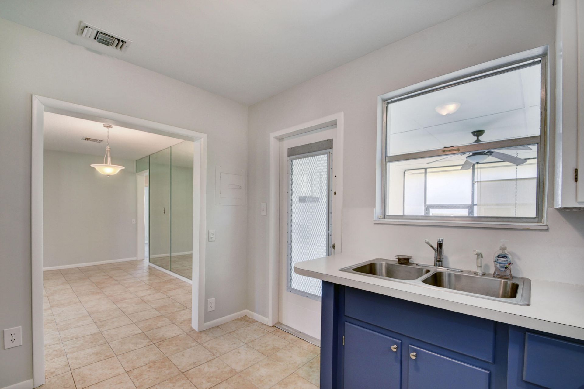 6698 Belvedere Road, West Palm Beach, FL 33413 Photo