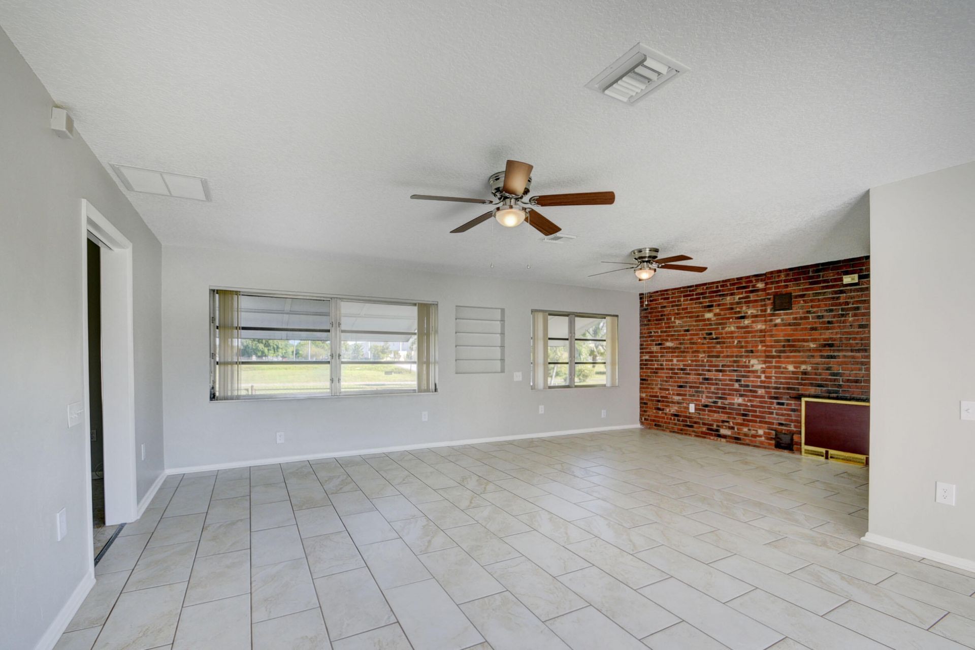 6698 Belvedere Road, West Palm Beach, FL 33413 Photo