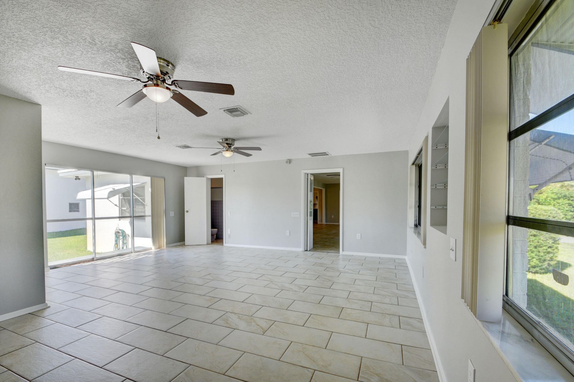 6698 Belvedere Road, West Palm Beach, FL 33413 Photo