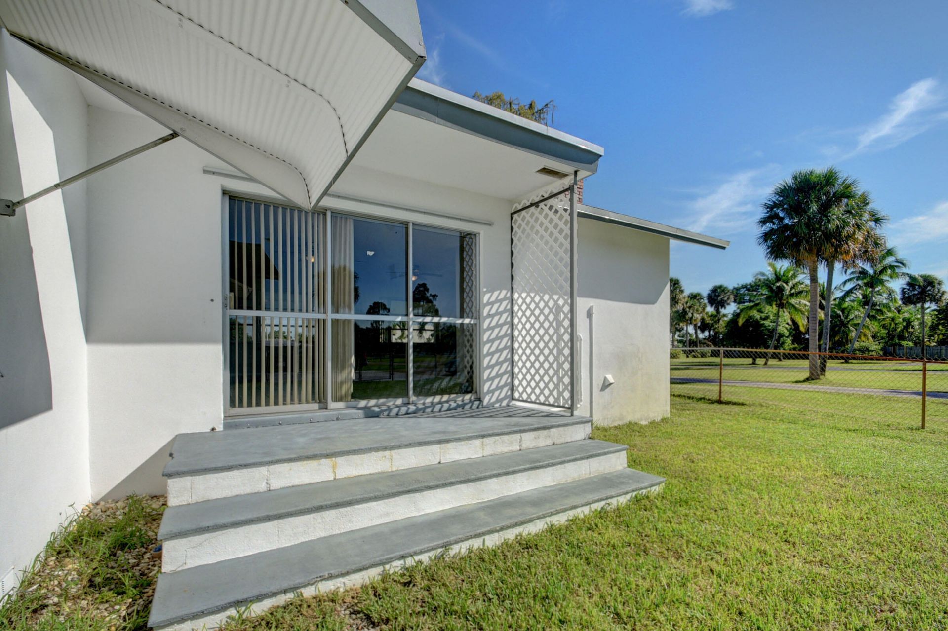 6698 Belvedere Road, West Palm Beach, FL 33413 Photo