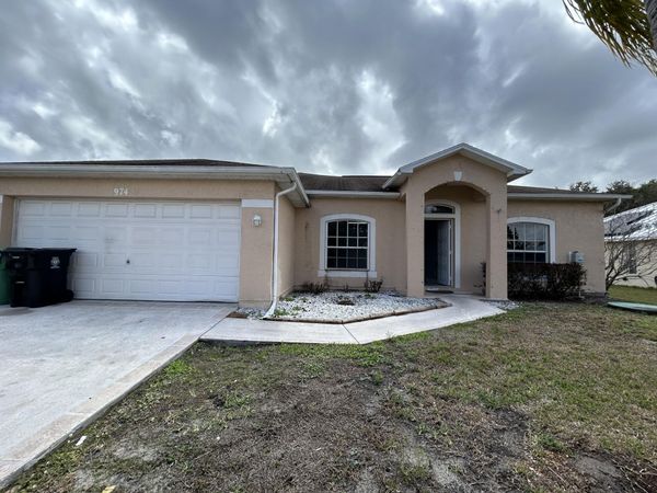 974 SE Albatross Avenue, Port St. Lucie, FL 34983
