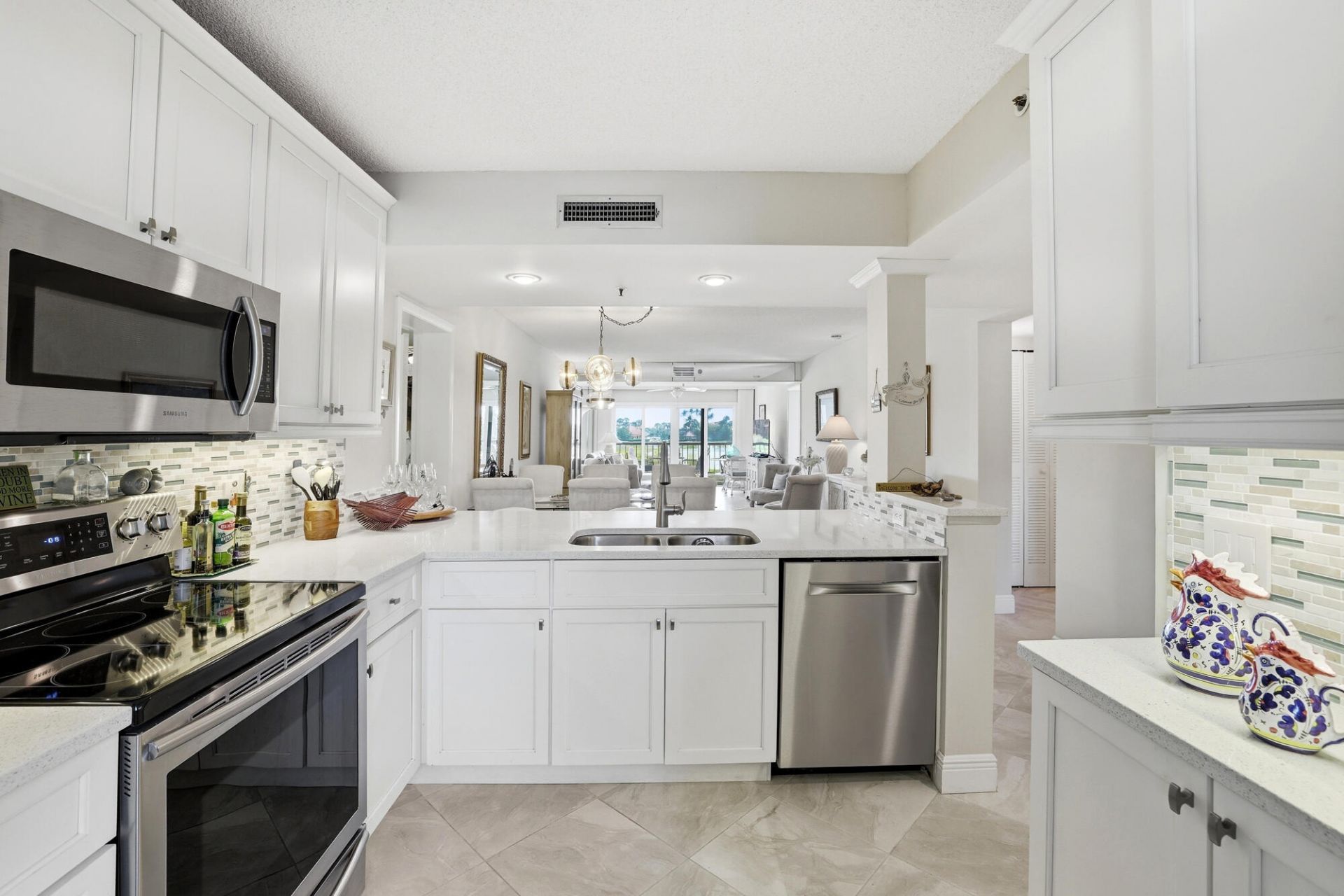 401 Ocean Bluffs Boulevard, Unit 104, Jupiter, FL 33477 Photo