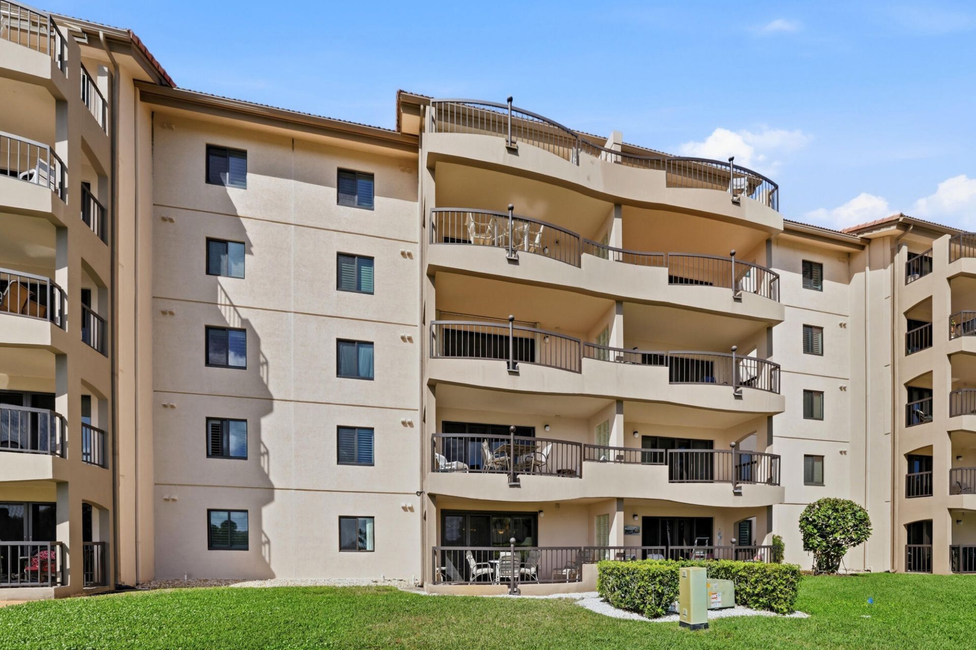 401 Ocean Bluffs Boulevard, Unit 104, Jupiter, FL 33477 Photo