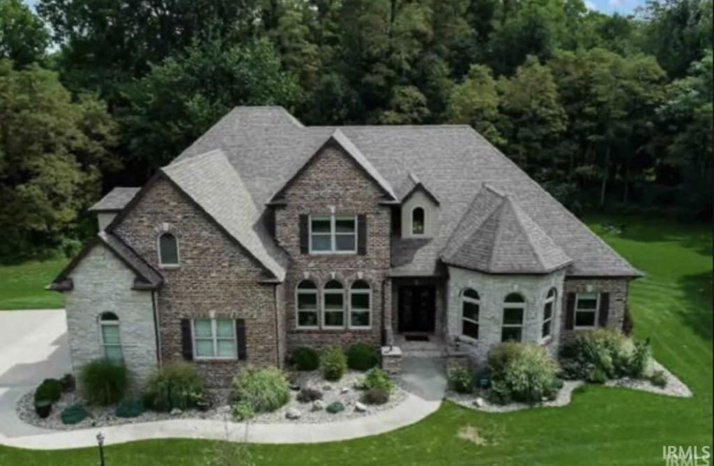 21562 Golden Maple Court, South Bend, IN 46628